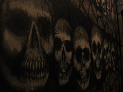 skull-wall-in-haunted-house